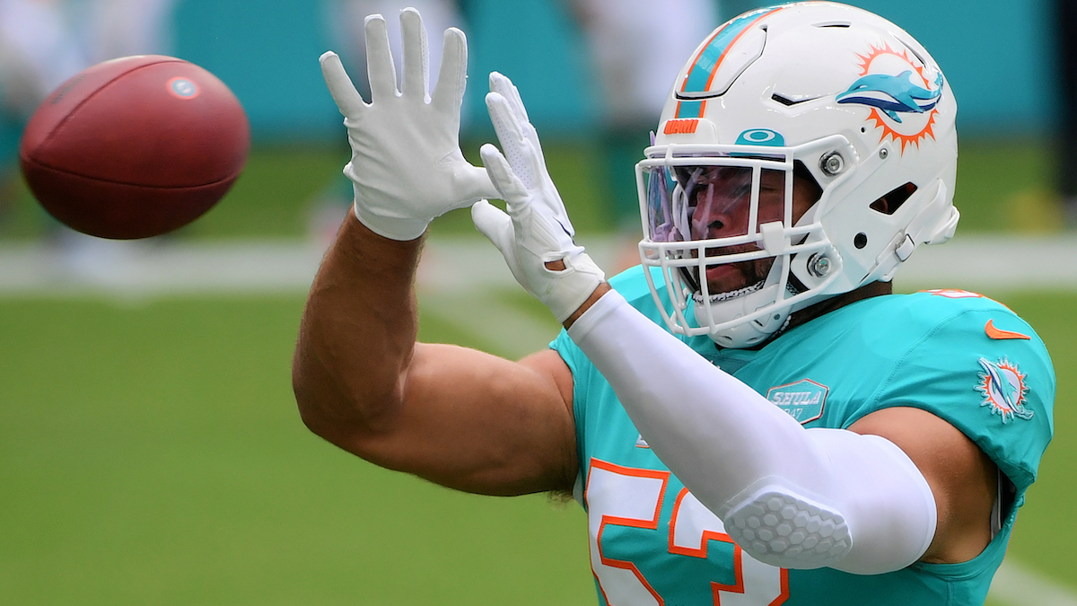 Dolphins linebacker Kyle Van Noy