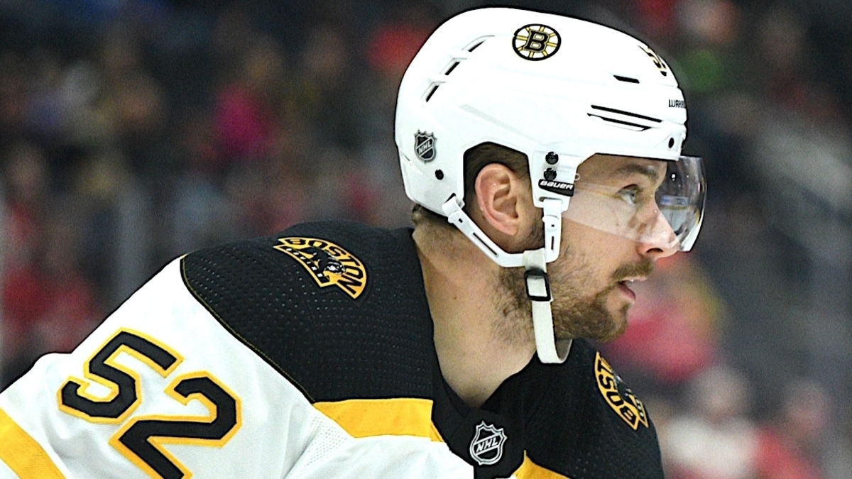 Boston Bruins forward Sean Kuraly