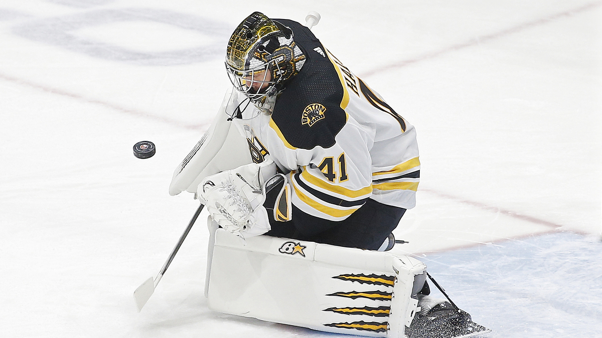 Boston Bruins goaltender Jaroslav Halak