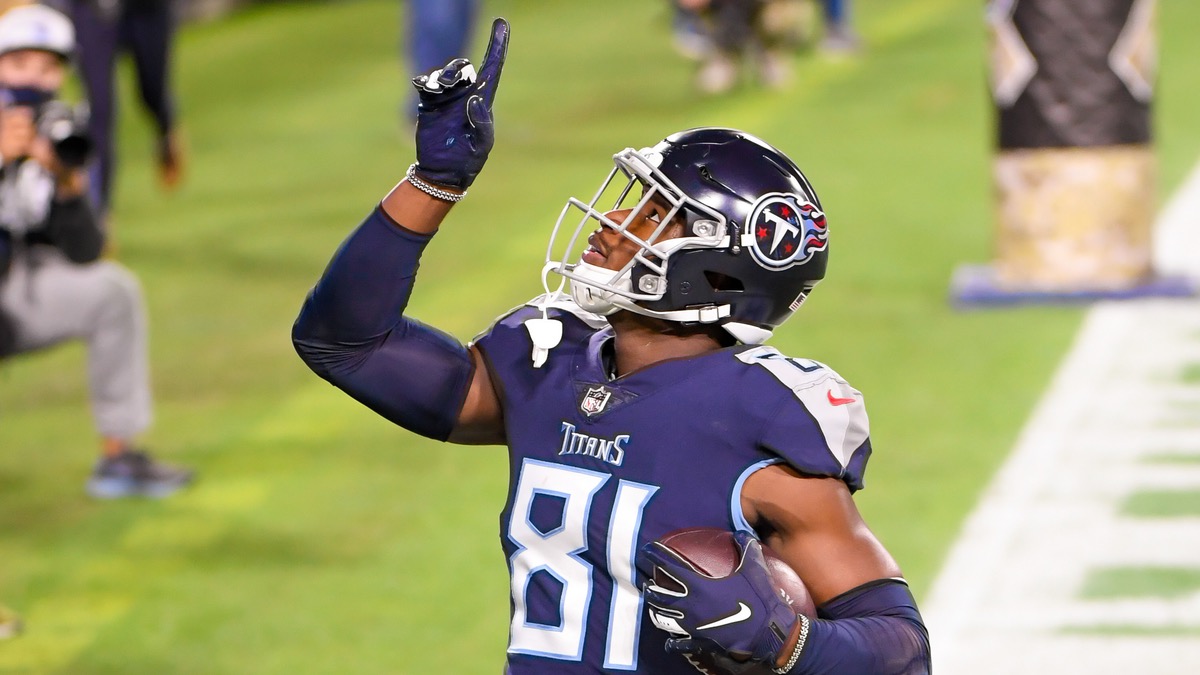 New England Patriots tight end Jonnu Smith