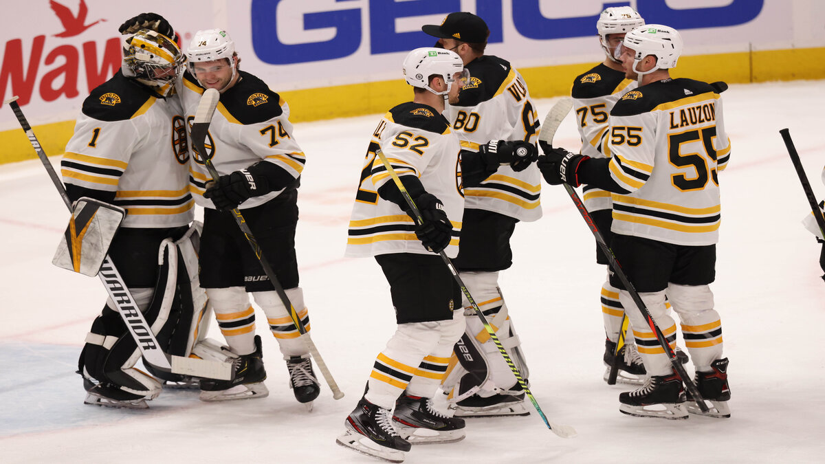 Boston Bruins Goalie Jeremy Swayman