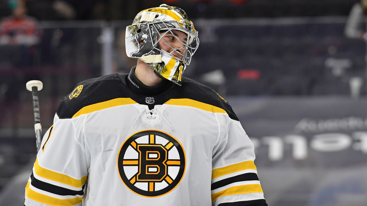 Boston Bruins goaltender Jeremy Swayman