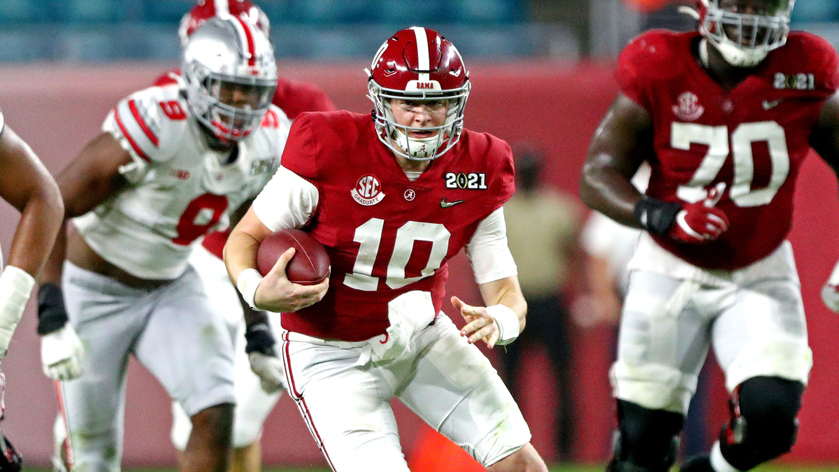 Alabama Crimson Tide quarterback Mac Jones