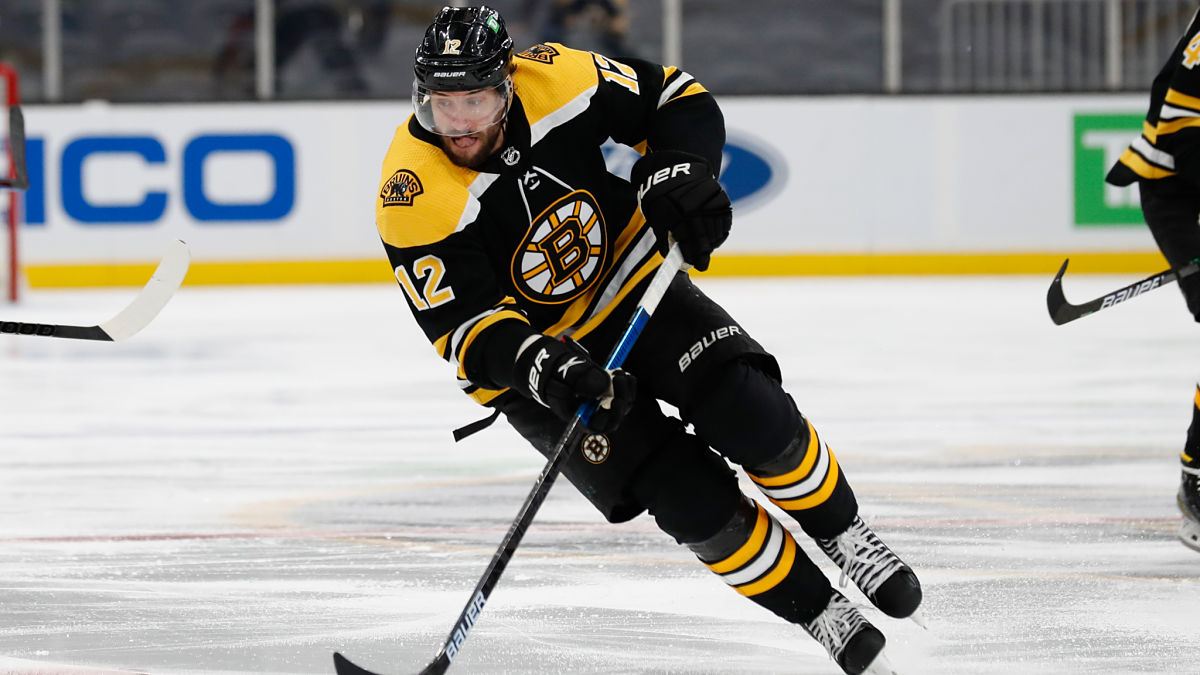 Boston Bruins right wing Craig Smith