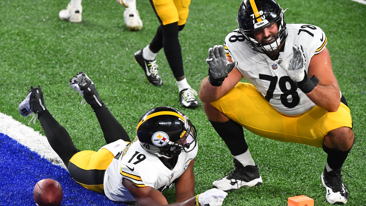 Pittsburgh Steelers wide receiver JuJu Smith-Schuster, Baltimore Ravens offensive tackle Alejandro Villanueva