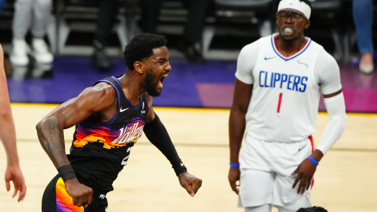 Phoenix Suns center Deandre Ayton