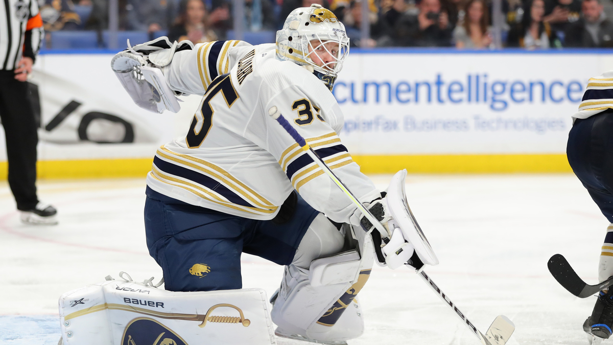 Boston Bruins goalie Linus Ullmark
