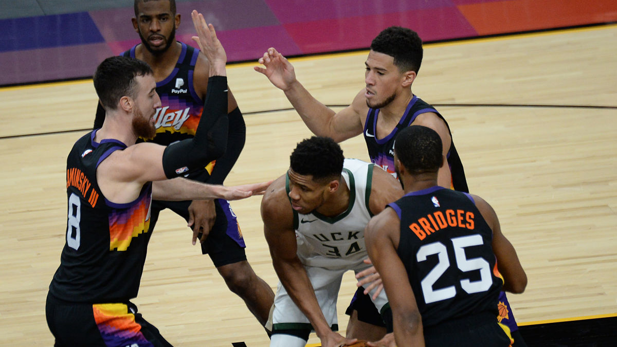 Milwaukee Bucks and Phoenix Suns players