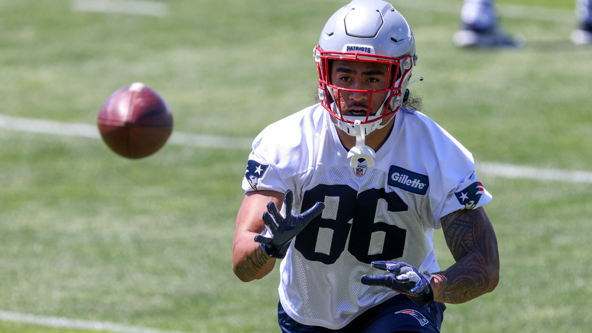 New England Patriots tight end Devin Asiasi