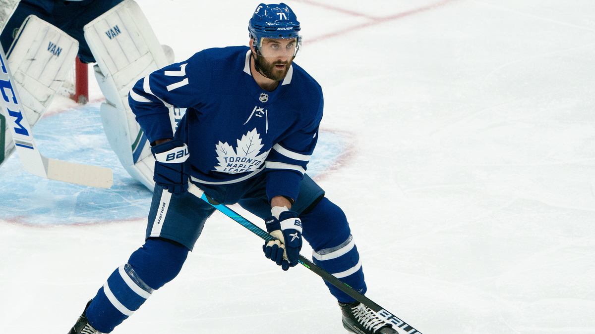 Boston Bruins forward Nick Foligno
