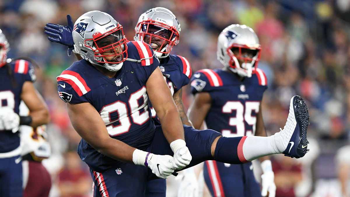 New England Patriots defensive tackle Carl Davis