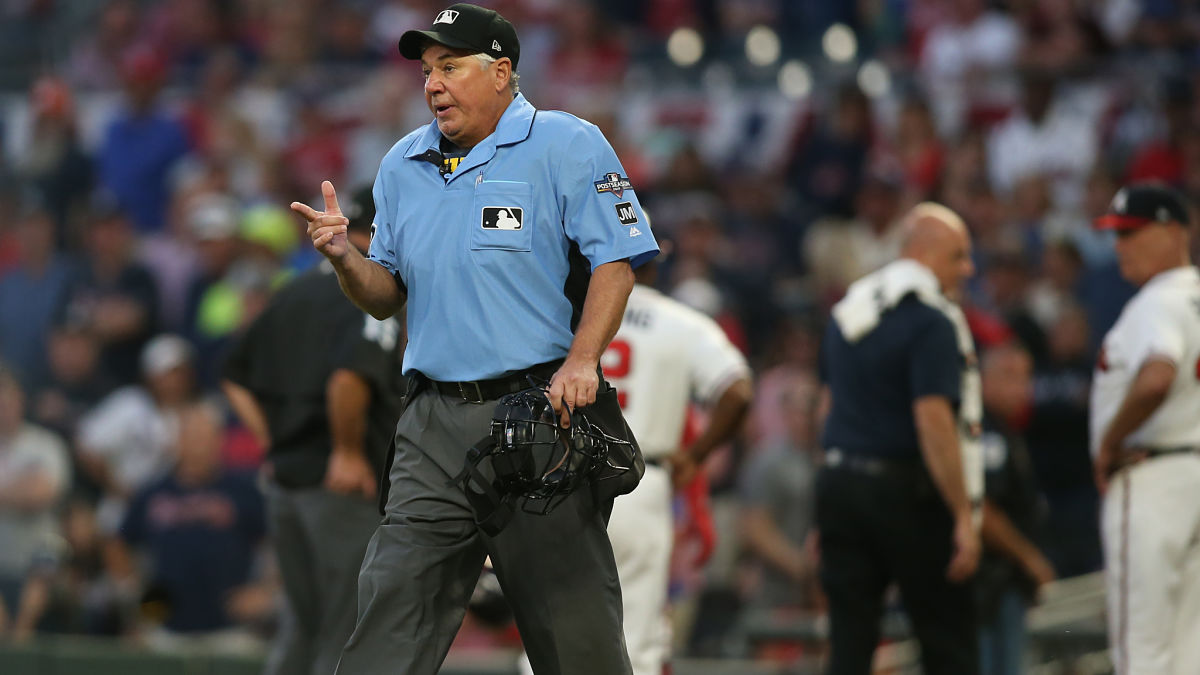Umpire Tom Hallion