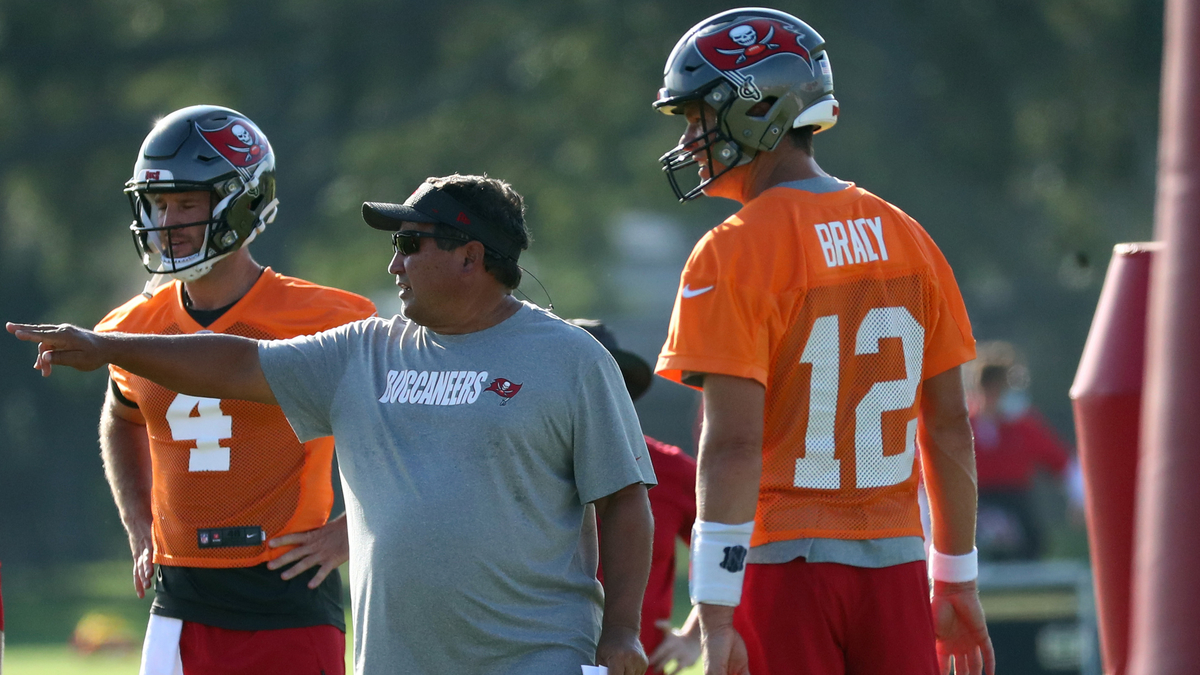 Tampa Bay Buccaneers quarterbacks Tom Brady, Ryan Griffin, quarterbacks coach Clyde Christensen