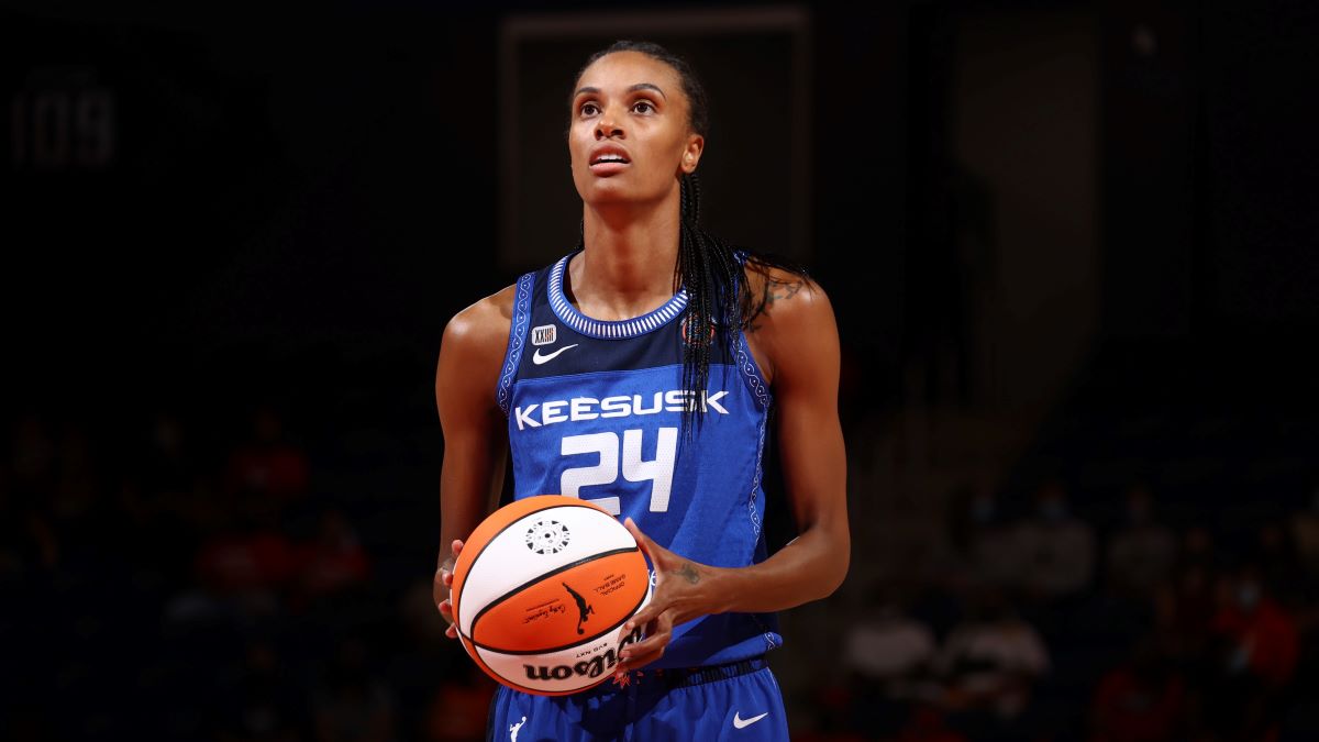 CT Sun guard DeWanna Bonner