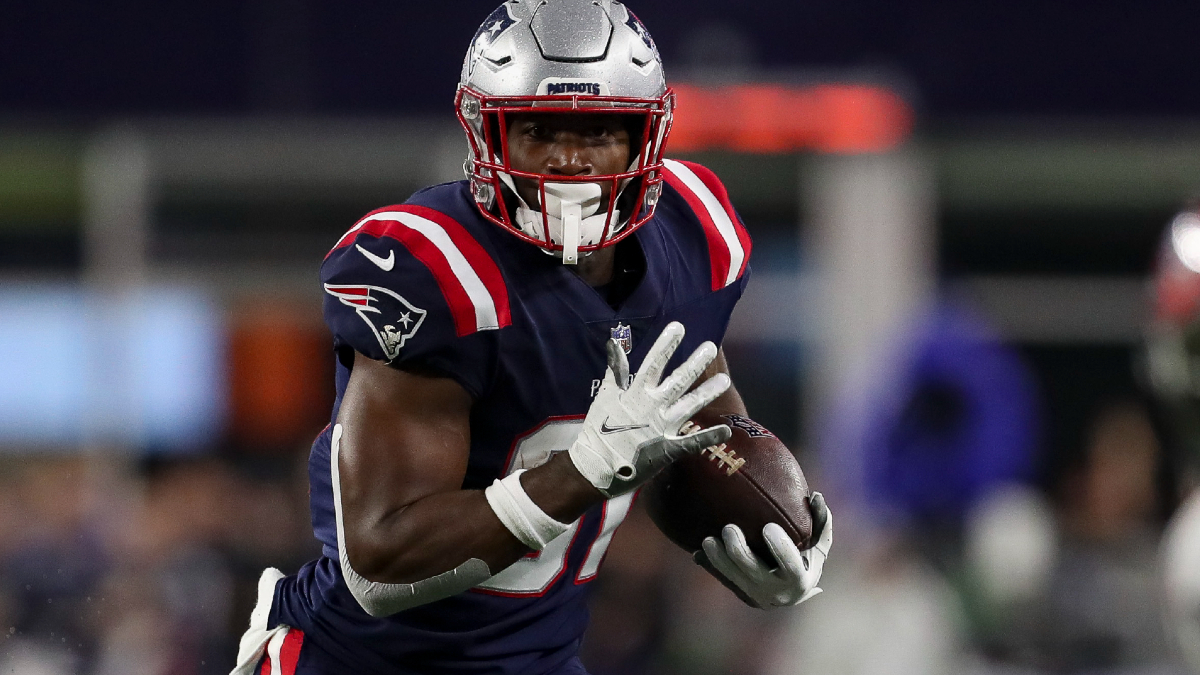 New England Patriots tight end Jonnu Smith