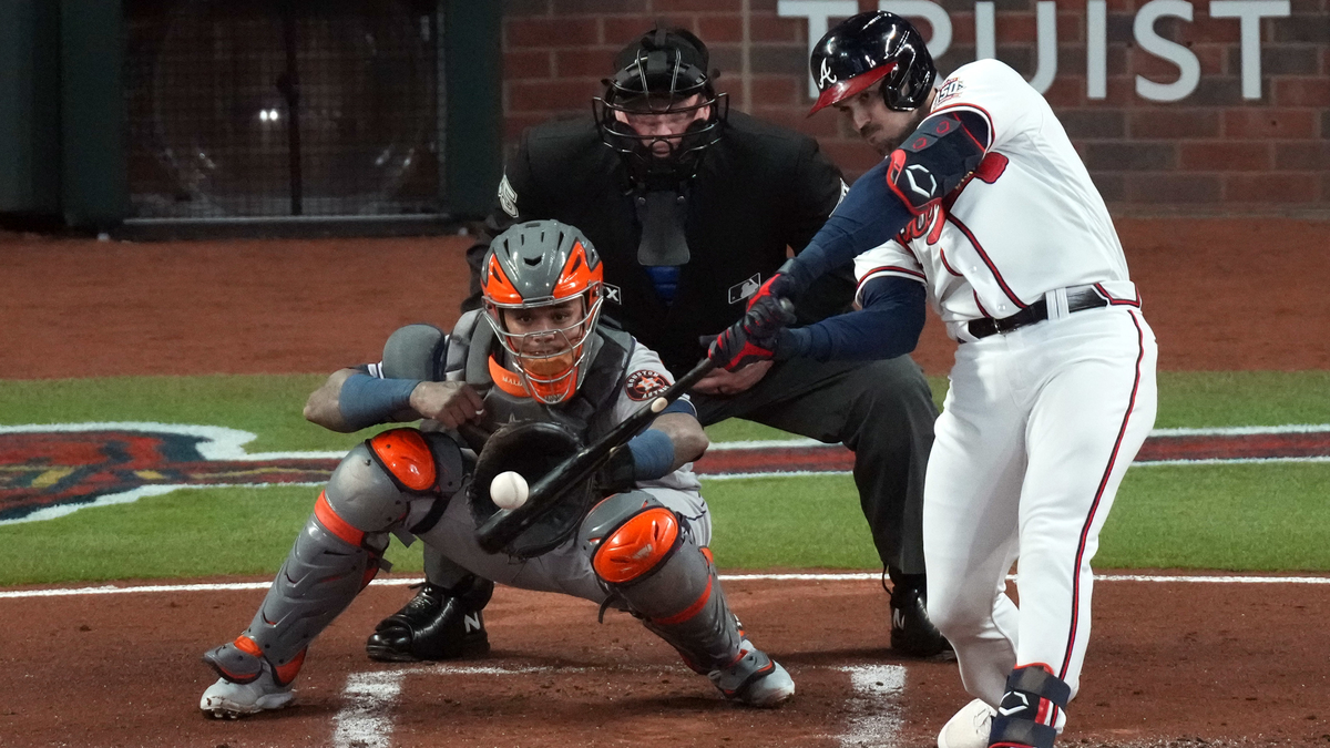 Atlanta Braves center fielder Adam Duvall