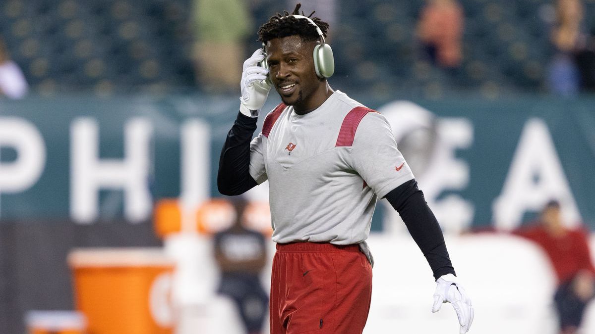 Tampa Bay Buccaneers receiver Antonio Brown
