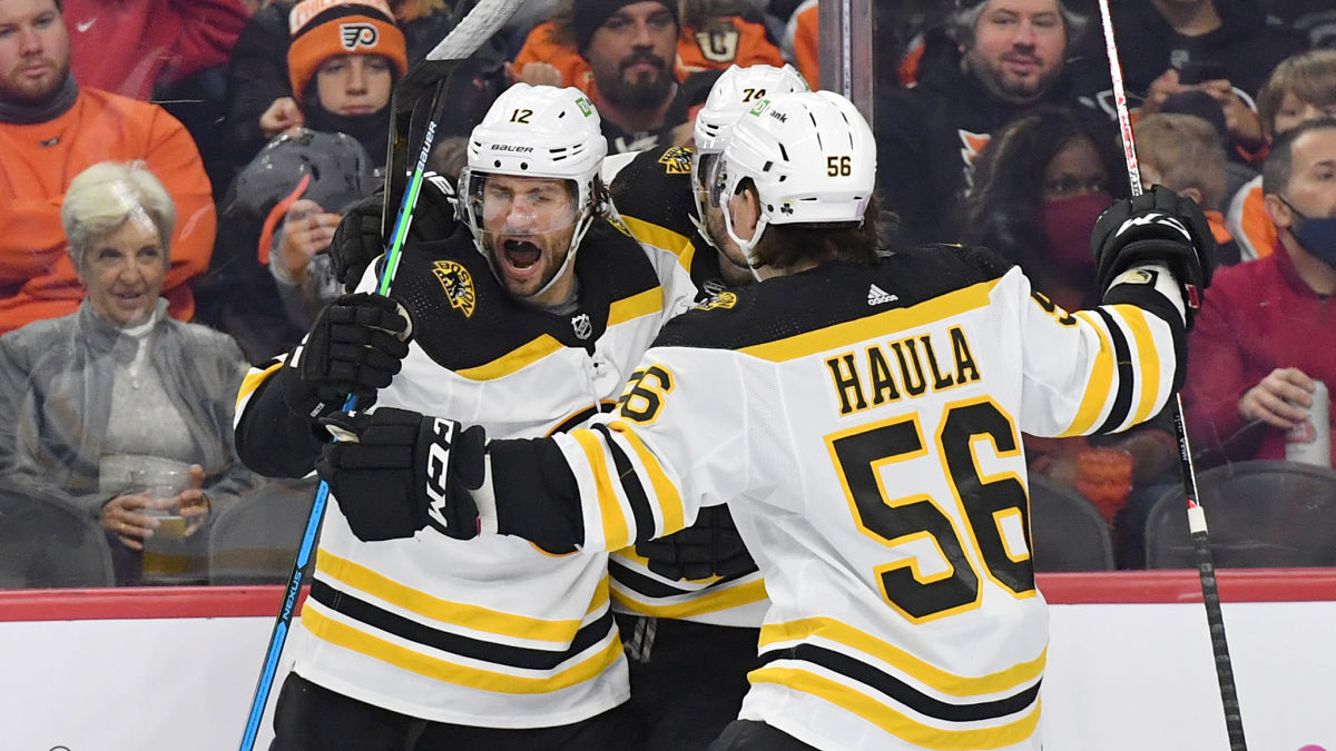 Boston Bruins forward Craig Smith