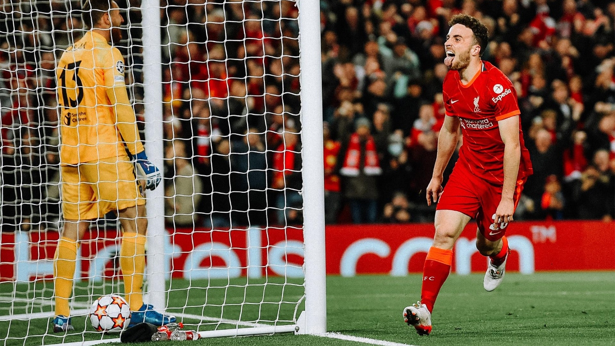 Liverpool forward Diogo Jota (right) and Atletico Madrid goalkeeper Jan Oblak