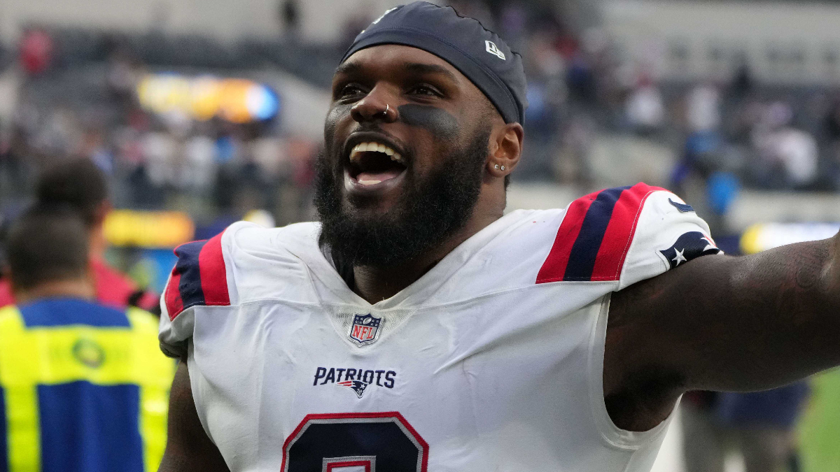 New England Patriots middle linebacker Ja'Whaun Bentley