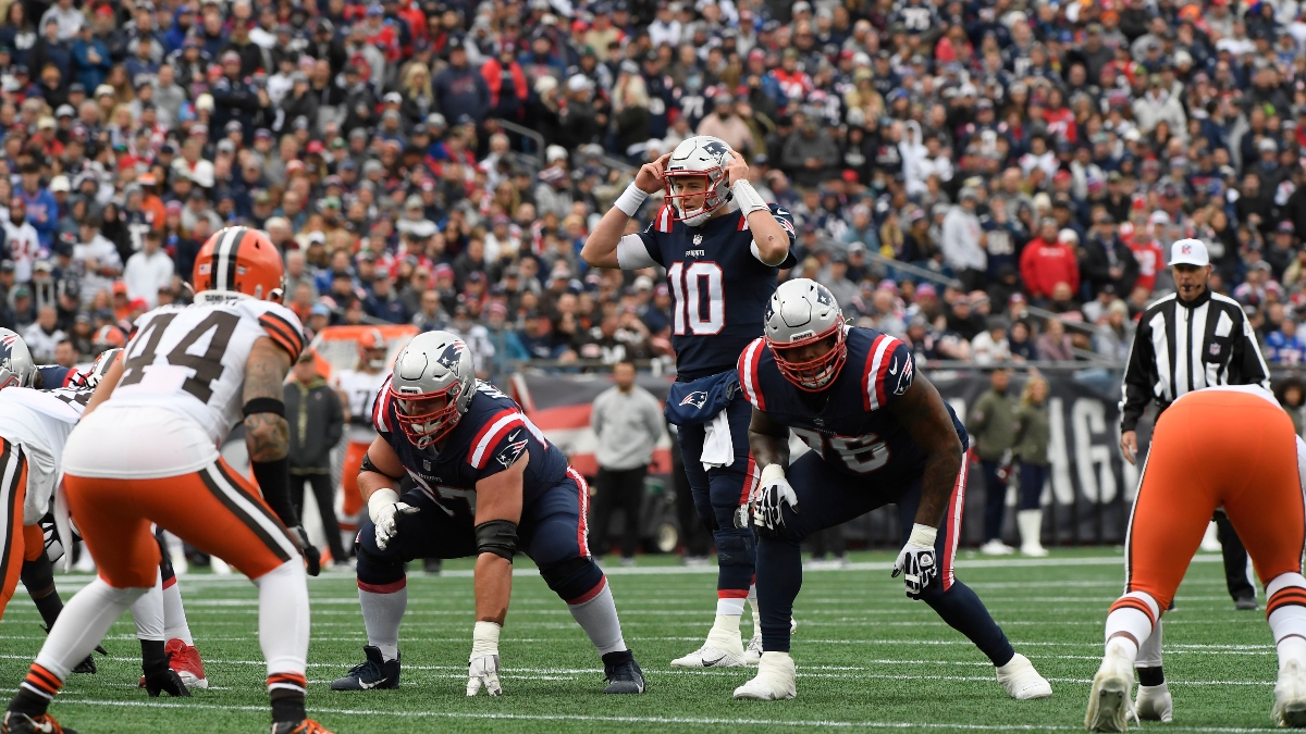 New England Patriots quarterback Mac Jones (10)