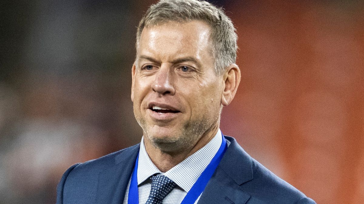 FOX NFL broadcaster Troy Aikman