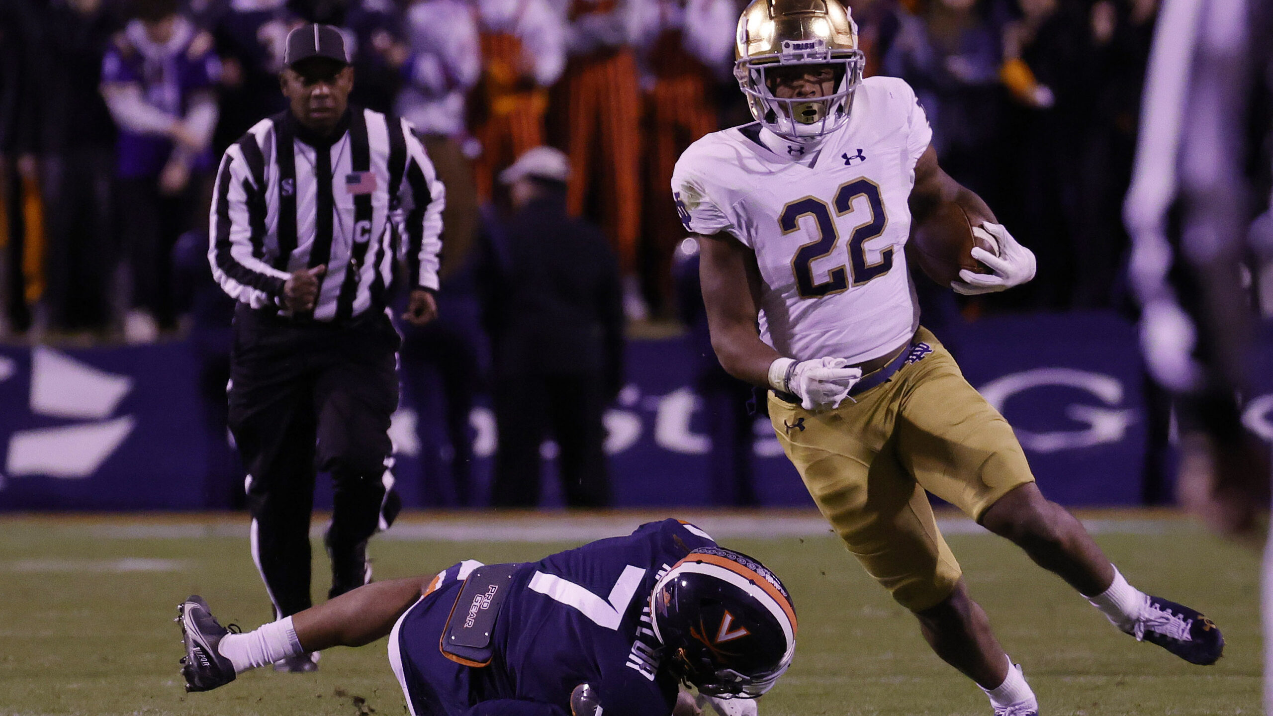 NCAA Football: Notre Dame at Virginia