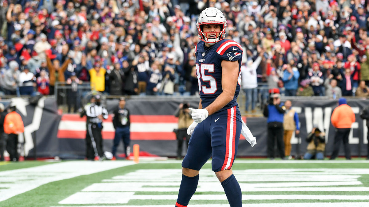 New England Patriots tight end Hunter Henry