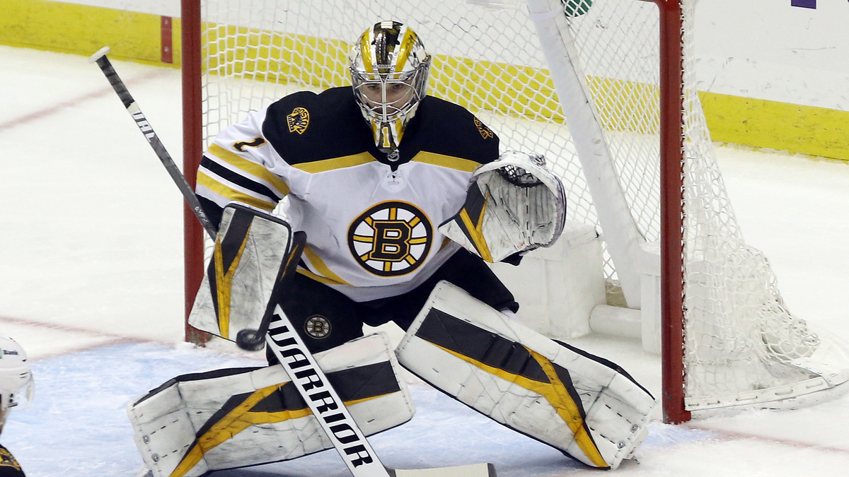 Boston Bruins goalie Jeremy Swayman
