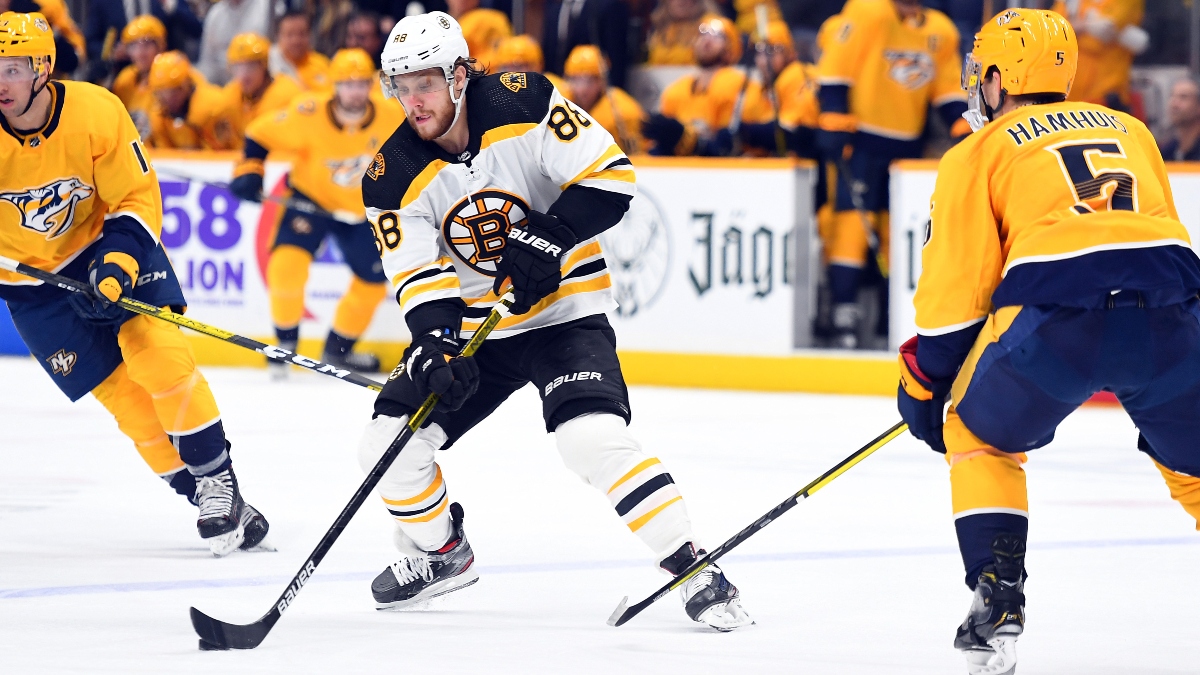 Boston Bruins right wing David Pastrnak (88)