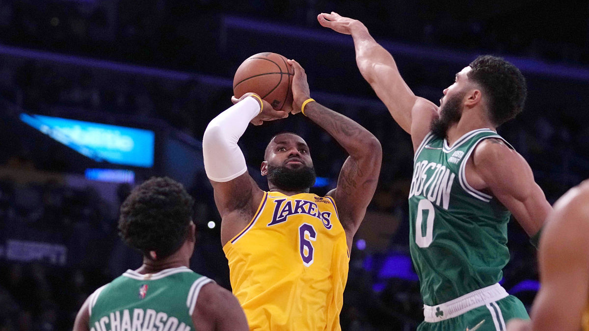 Los Angeles Lakers forward LeBron James