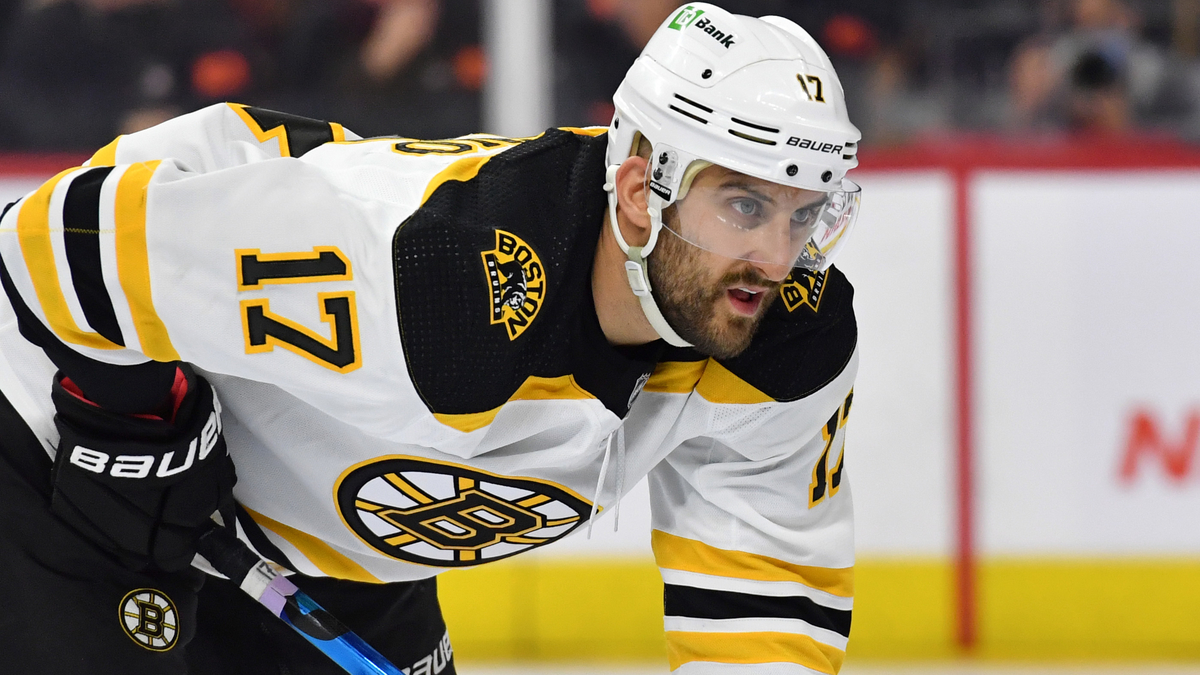 Boston Bruins forward Nick Foligno