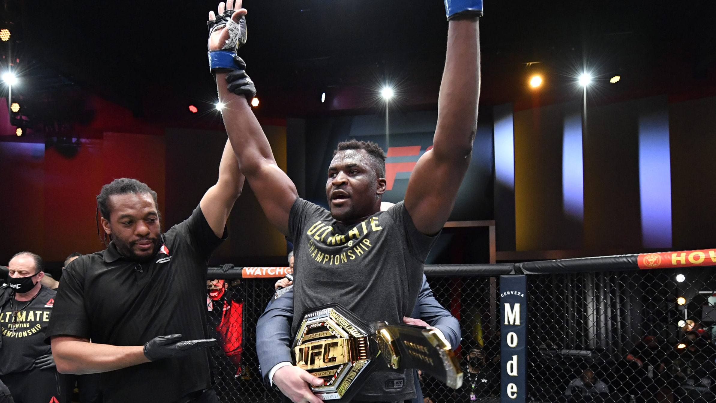 MMA: UFC 260