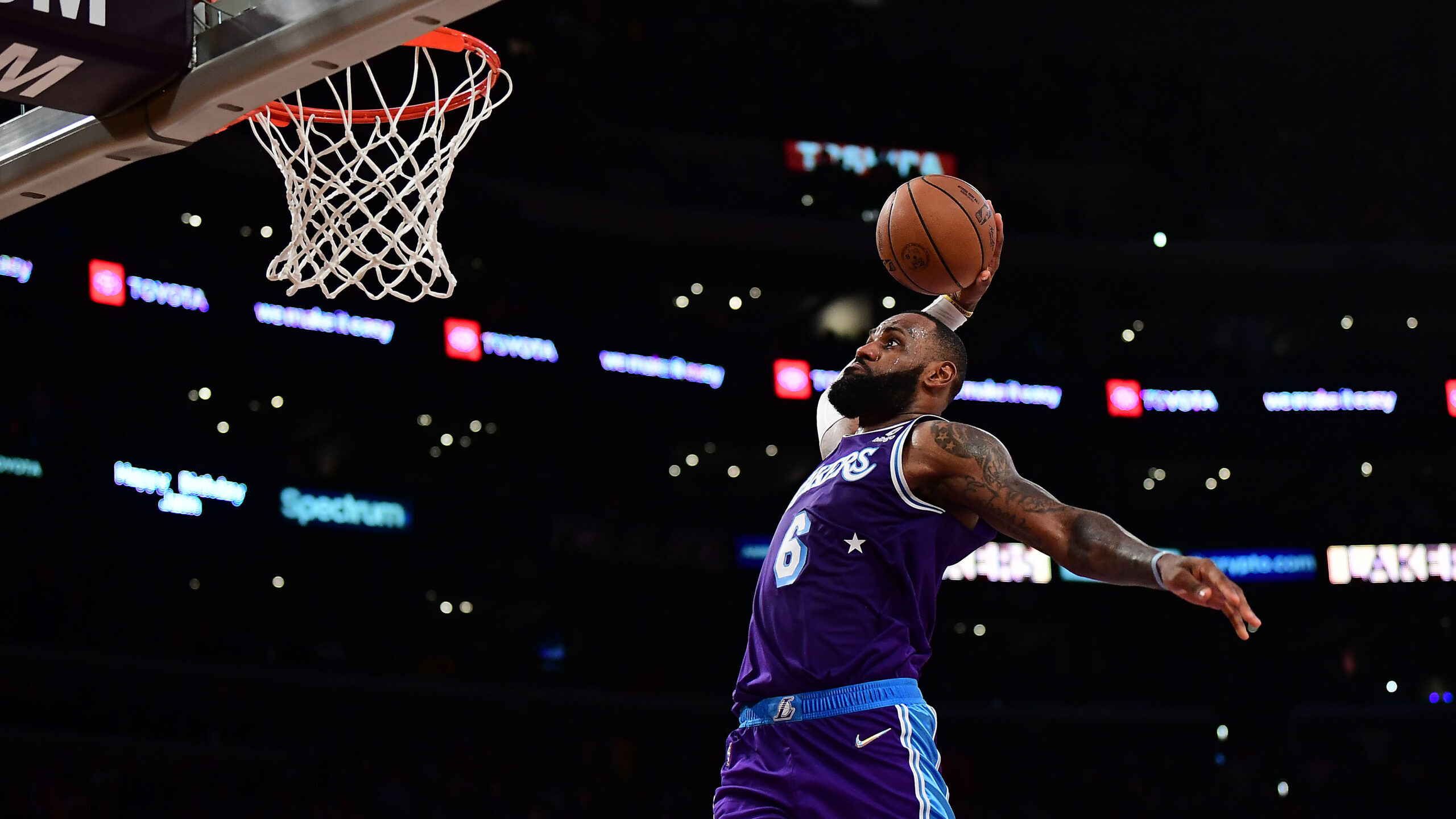 NBA: Atlanta Hawks at Los Angeles Lakers