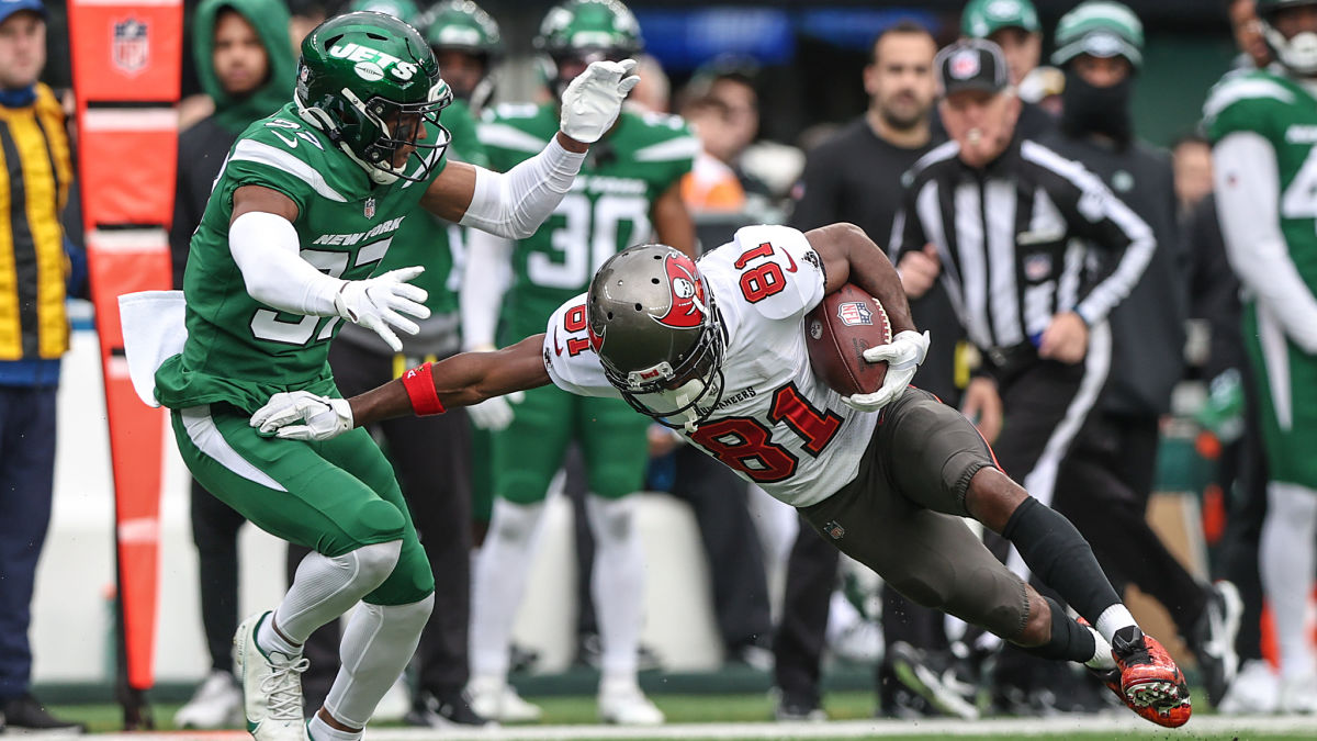 Tampa Bay Buccaneers wide receiver Antonio Brown