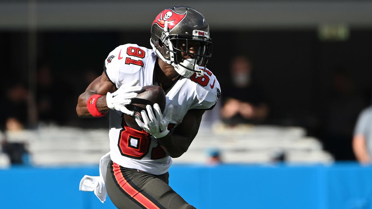 Former Tampa Bay Buccaneers wide receiver Antonio Brown