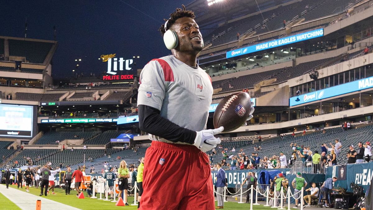 Former Tampa Bay Buccaneers wide receiver Antonio Brown