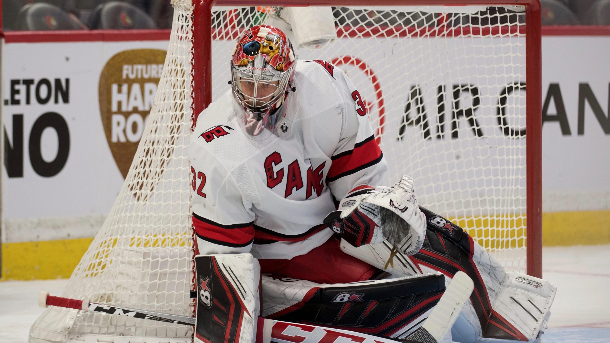 NHL: Carolina Hurricanes at Ottawa Senators