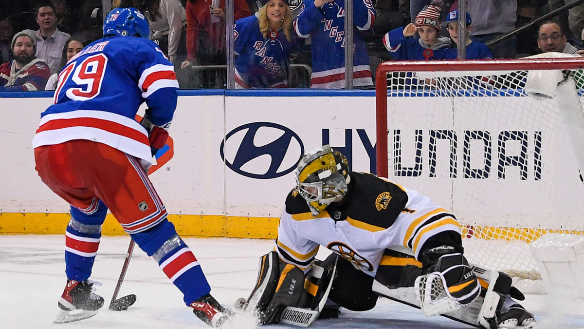 Boston Bruins goaltender Jeremy Swayman