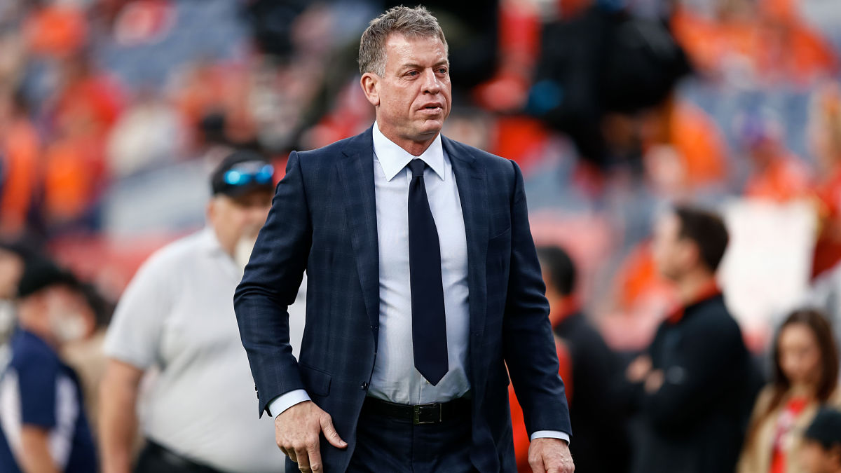 Former NFL quarterback Troy Aikman