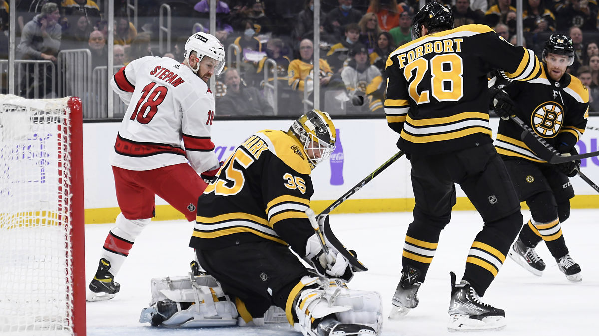 Boston Bruins goaltender Linus Ullmark