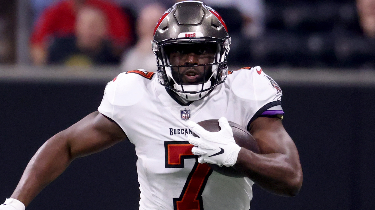 Tampa Bay Buccaneers running back Leonard Fournette