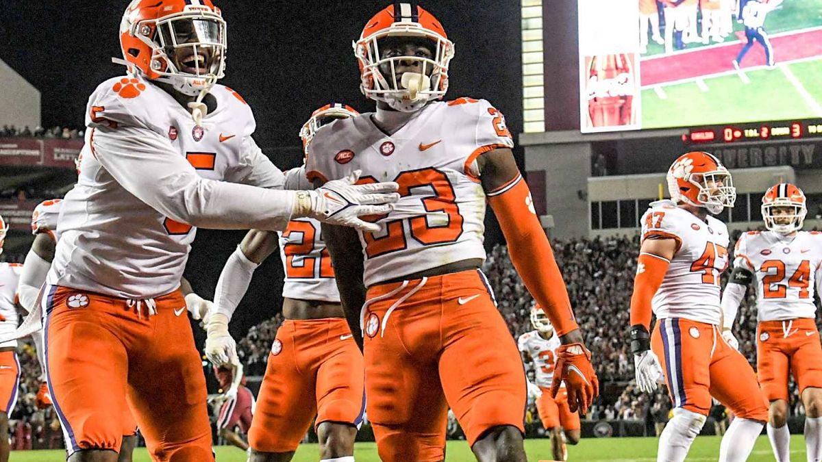 Clemson cornerback Andrew Booth