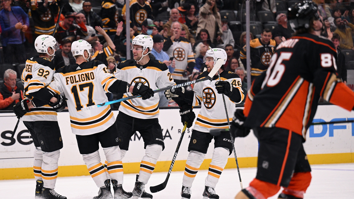 Boston Bruins forward Nick Foligno