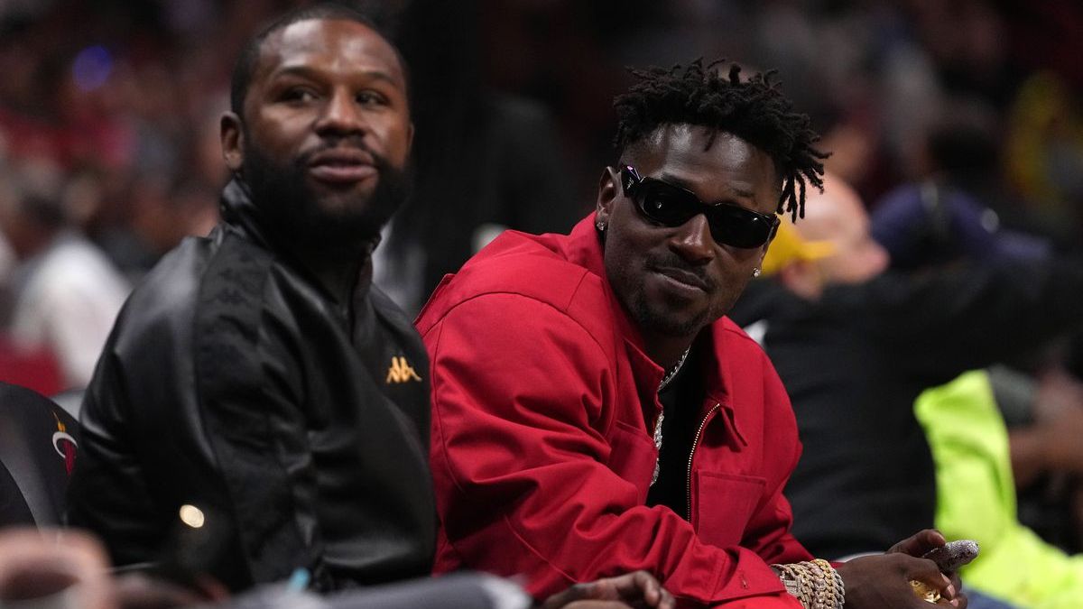 Antonio Brown and Floyd Mayweather