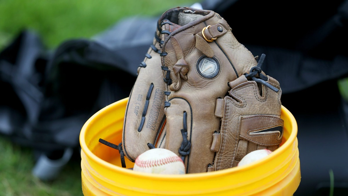 Baseball glove