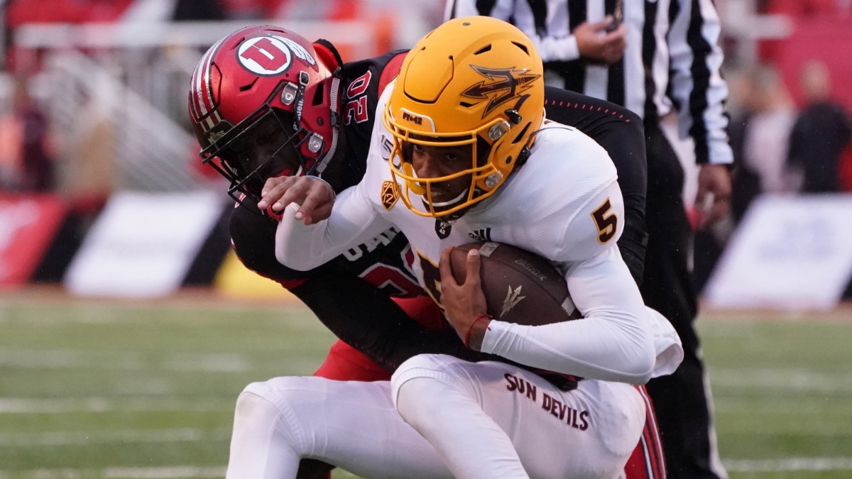 Utah Utes linebacker Devin Lloyd
