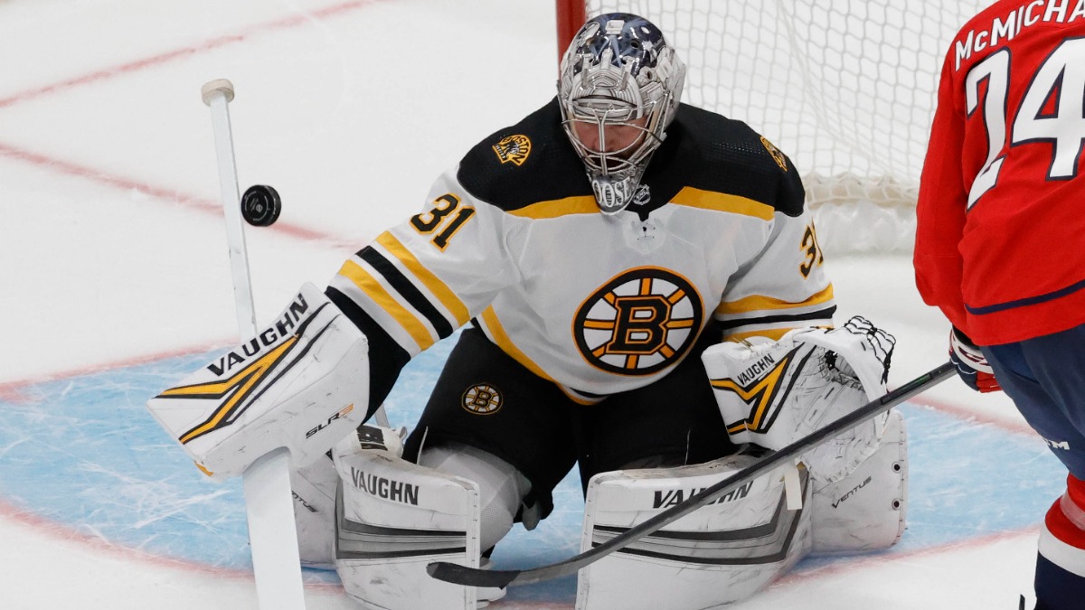 Boston Bruins goalie Troy Grosenick