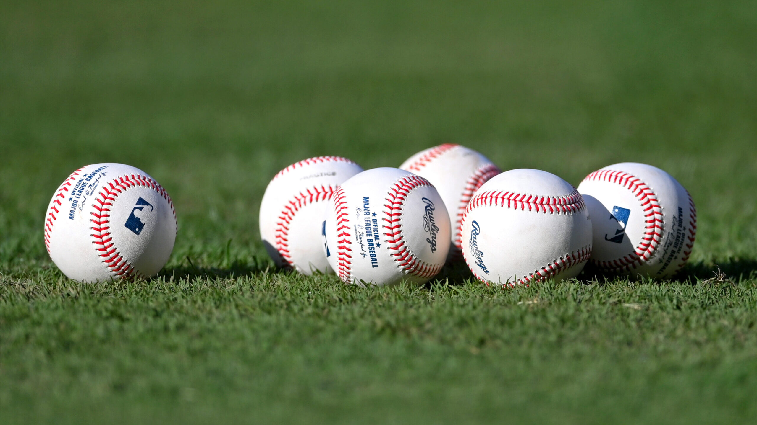 MLB baseballs