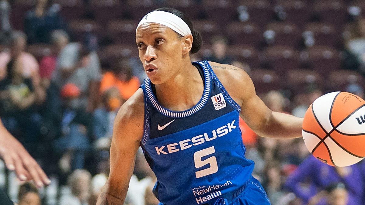 CT Sun guard Jasmine Thomas